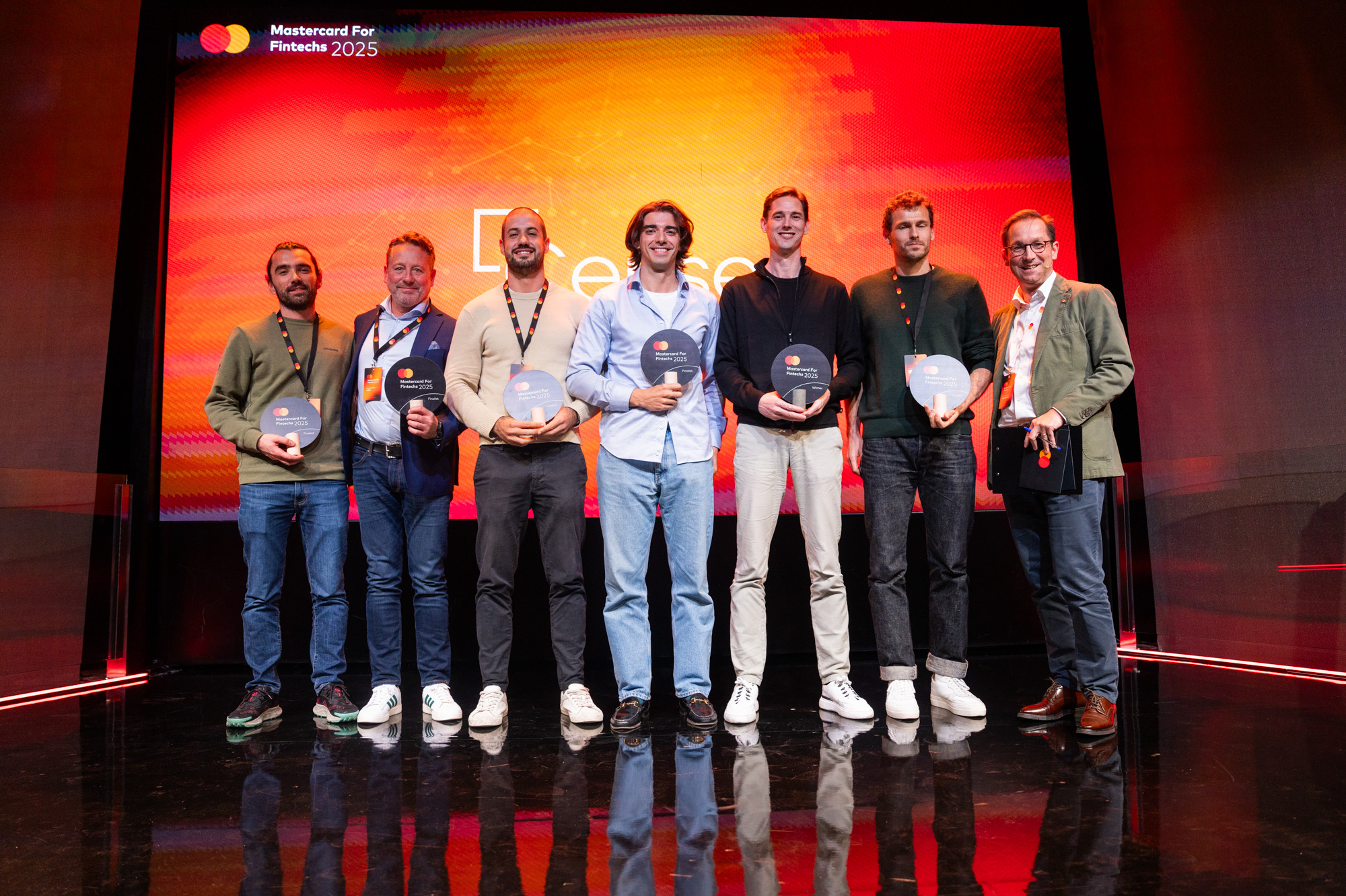 (De izquierda a derecha: Filippo Rocca, co-fundador y CEO de Subbyx; Koen Vanpraet, CEO de Auric; Nuno Pereira, co-fundador y CEO de Paynest; Miguel Linera, fundador de Silk; Hugo Leijtens, co-fundador y CSO de Cense; Clément Carrier, co-fundador y CEO de Aria y Henri Dewaerheijd, Head of Market Development de Europa Occidental de Mastercard)
